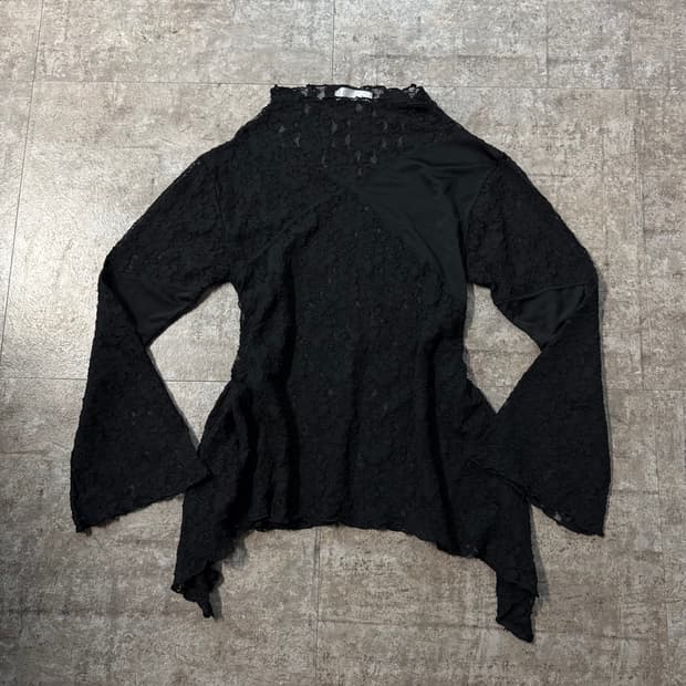 언발 레이스 패치 블라우스