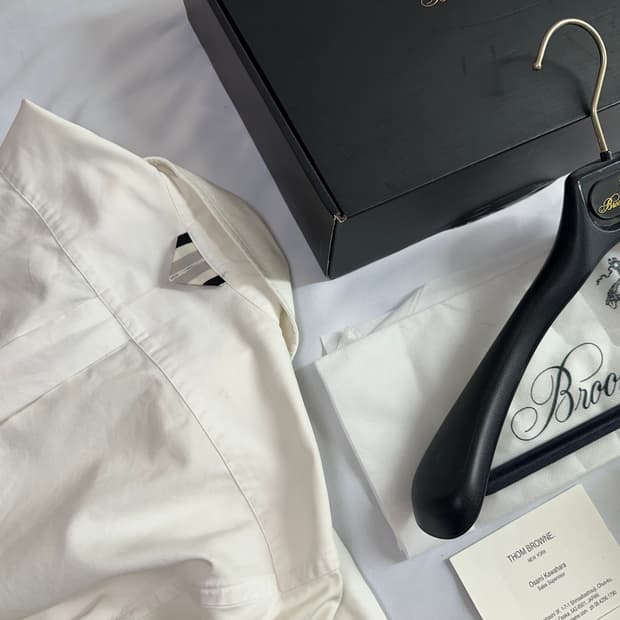 블랙플리스 by톰브라운 흑백 삼선 옥스포드 버튼다운 셔츠