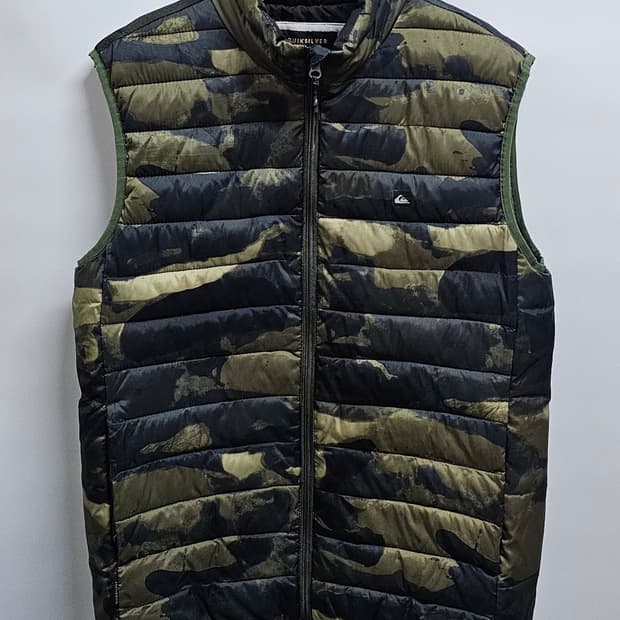퀵실버 카모 경량 패딩조끼 L