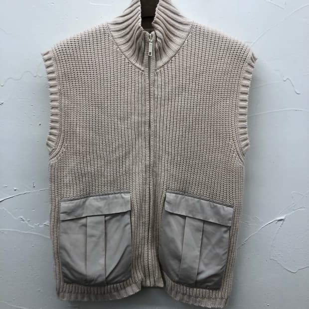 불가리아 생산 니트 베스트