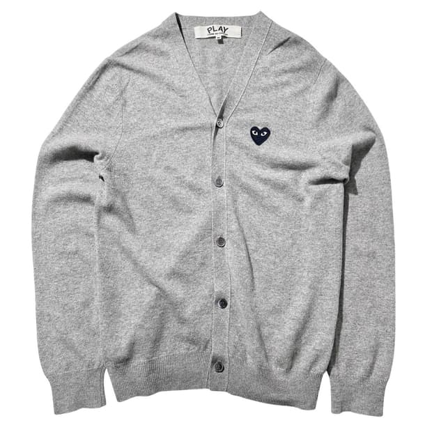 꼼데가르송 플레이 하트와펜 V넥 니트 가디건