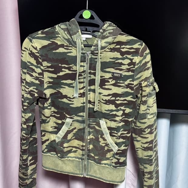 쥬시꾸뛰르 카모 후드집업