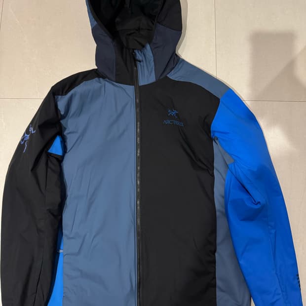 아크테릭스 x 빔즈 아톰 자켓