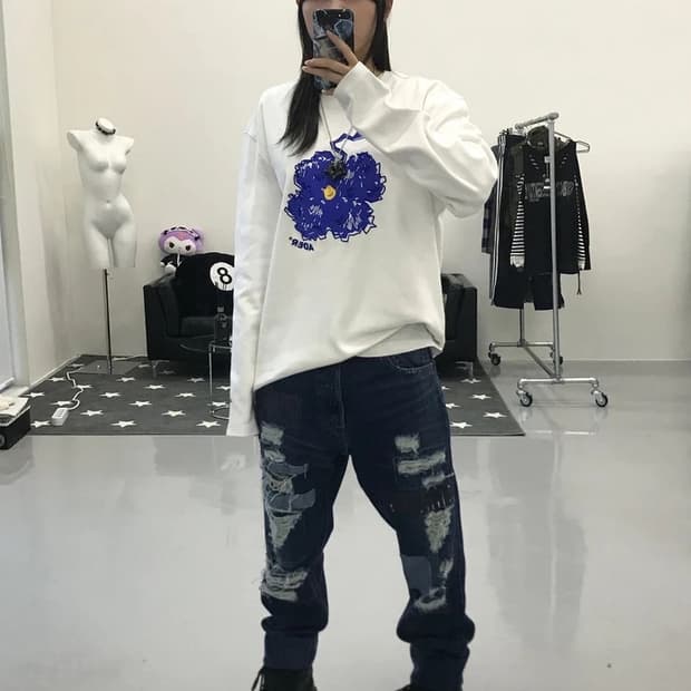 아더에러 블라썸 롱슬리브 화이트 A1