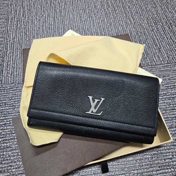 [특가][정품] 루이비통 락미2 장지갑