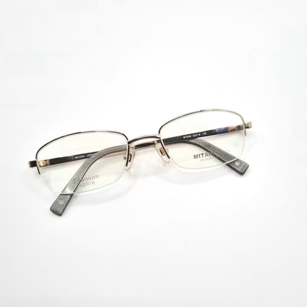 데드스탁 라운드사각 티타늄 골드 반무테 안경  333