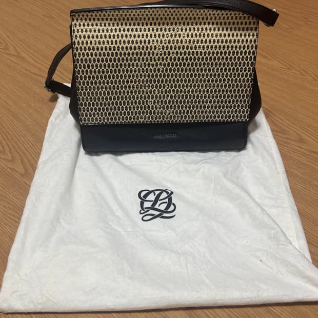 루이까또즈 소가죽 크로스백 가방