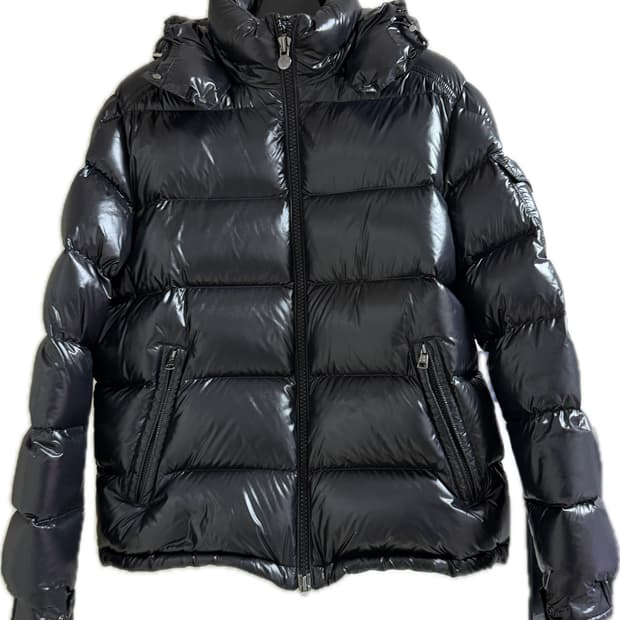 몽클레어 마야 쇼트 다운자켓 25FW판매합니다.