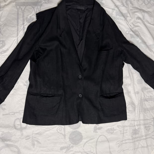 Amu 트임 디테일 린넨 블레이저