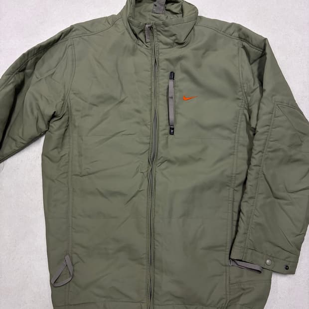 나이키 올드스쿨 카키 누빔점퍼 105
