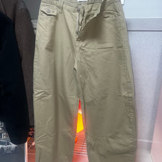 런츠 백포켓 스터드 팬츠 새상품