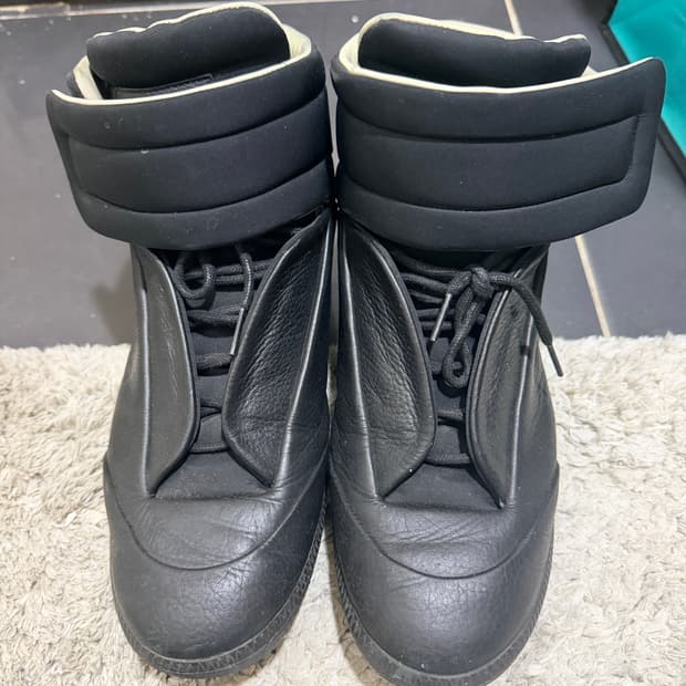 마르지엘라 퓨쳐 42사이즈 팝니다