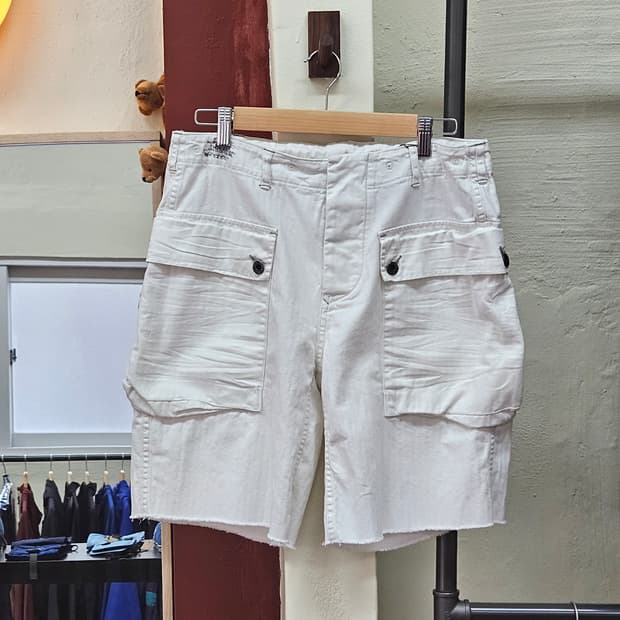 폴로 컷오프 카고 쇼츠 오프화이트
