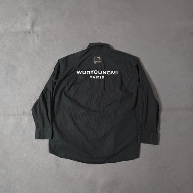 여성 우영미 22ss 백 레더 로고 셔츠 38 (남성95) 희귀매물