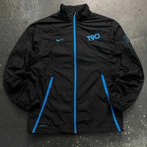 100 나이키 스톰핏 토탈90 바람막이 