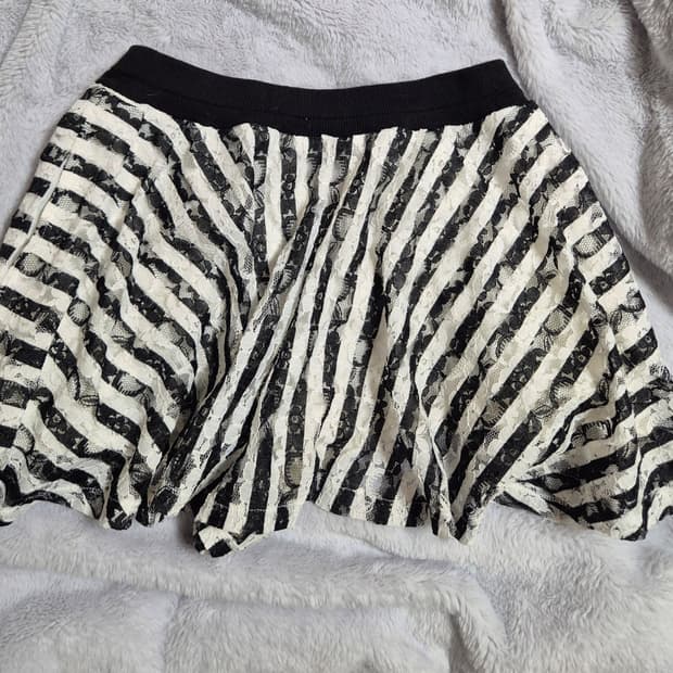 메조피아노 갸루 블랙스트라이프 큐롯 팬츠