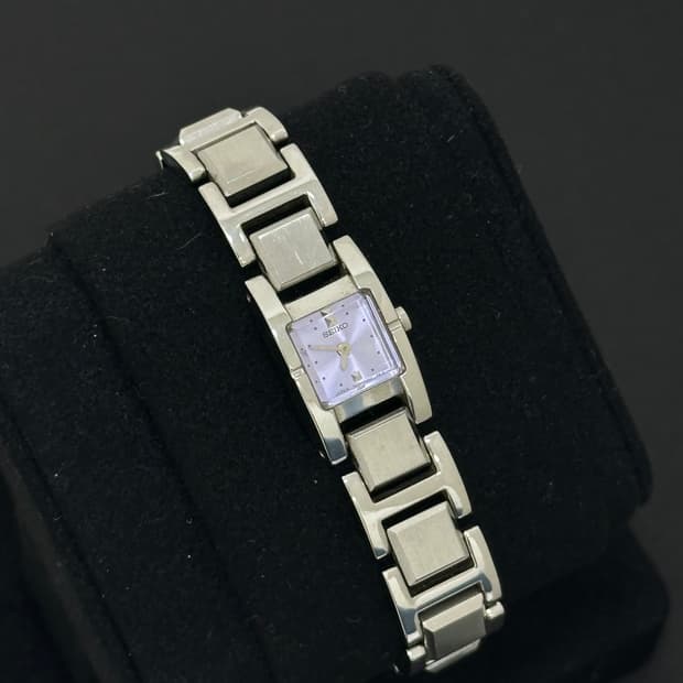 세이코 바이올렛 다이얼 쿼츠 여성 시계