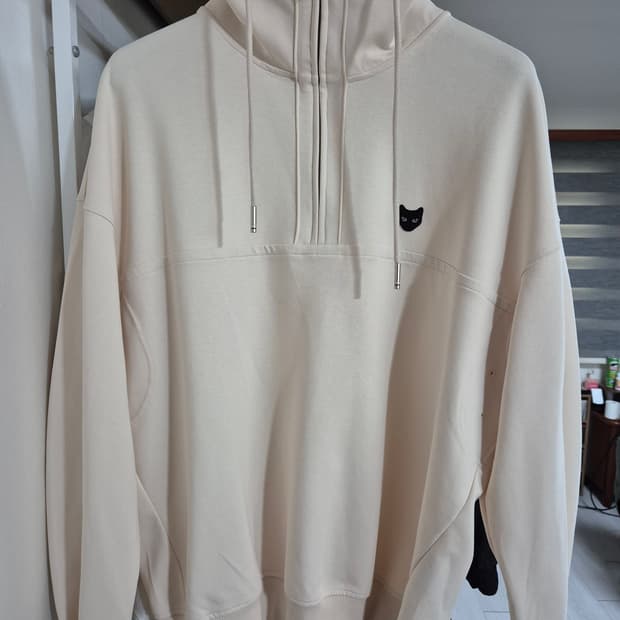 송지오옴므 지제로 팬서 하이넥 맨투맨 M 크림