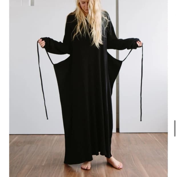 베이스레인지 쇼 카프탄 블랙 라지