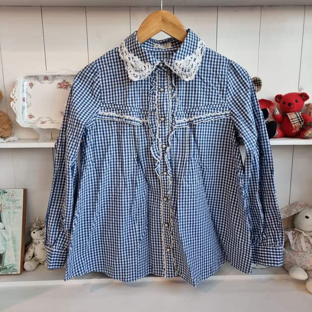 네이비 깅엄 체크 레이스 카라 블라우스