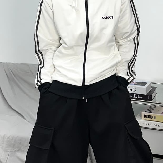 아디다스 화이트 블랙 빅로고 후드 트랙탑 100