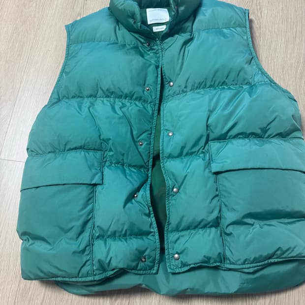 비즈빔 22aw 워커다운 베스트 walker down