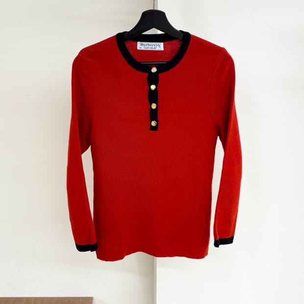 버버리 레드 하프버튼 울 니트