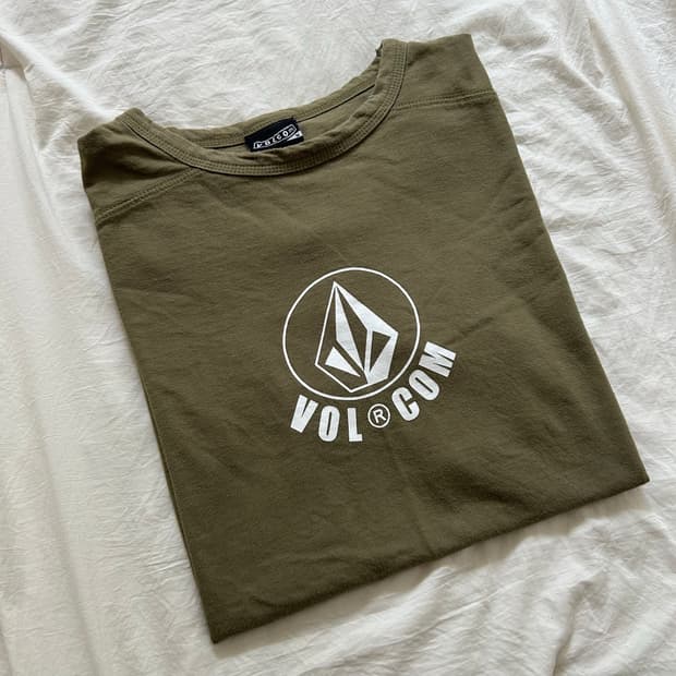 90-00’s Volcom Logo Khaki T-shirts