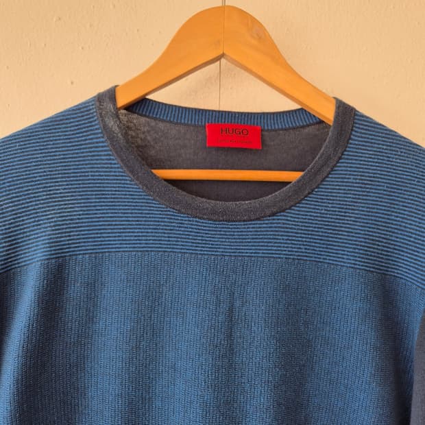 휴고보스 남성 코튼혼방라운드긴팔니트 L사이즈