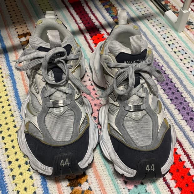 발렌시아가 카고 44사이즈