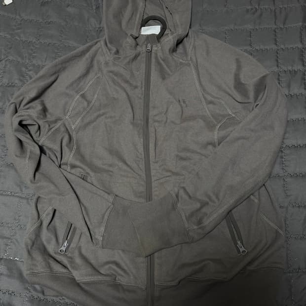 산산기어 26SS INTRA ZIP HOODIE C02