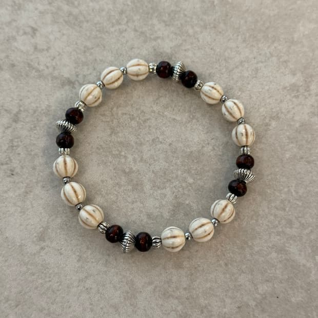 호두나무 산호석 써지컬 팔찌