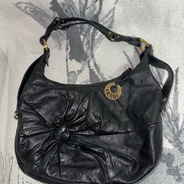 펜디 2000s 아카이브 블랙레더 호보백 