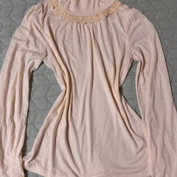 엑시즈팜 목폴라티셔츠