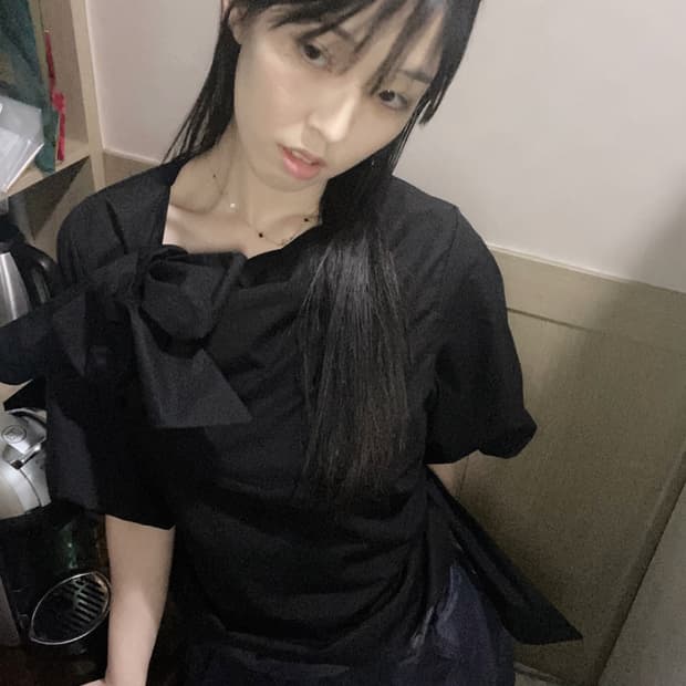 스트랩 리본 퍼프 셔츠 블라우스