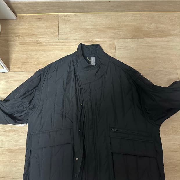 언어펙티드 블루종 블랙 M사이즈 판매합니다