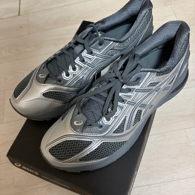 아식스 x 키코 코스타디노브 젤 코리카 / Silver / 270