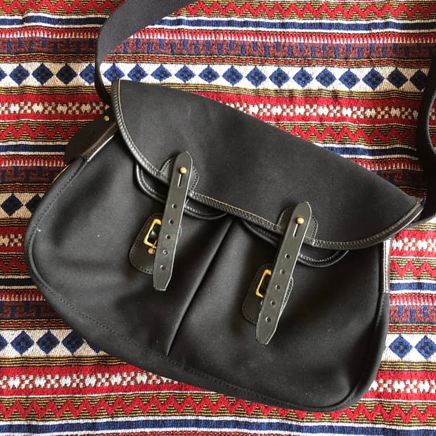 브레디백 블랙 크로스백