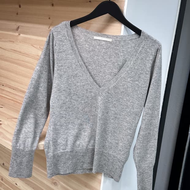 gray deep v wool knit