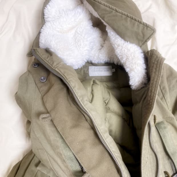 캘빈클라인 여성 야상 다운 점퍼 코이세이오