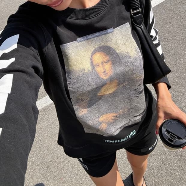 오프화이트 모나리자 크루넥 맨투맨