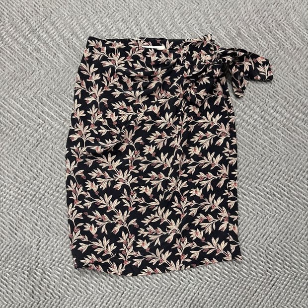 아떼바네사 브루노 실크 스커트 v0262