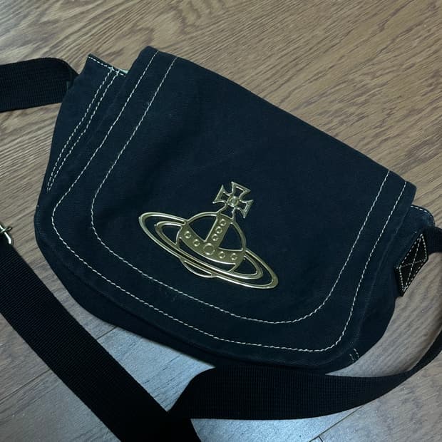 비비안 웨스트 우드 캔버스 크로스백