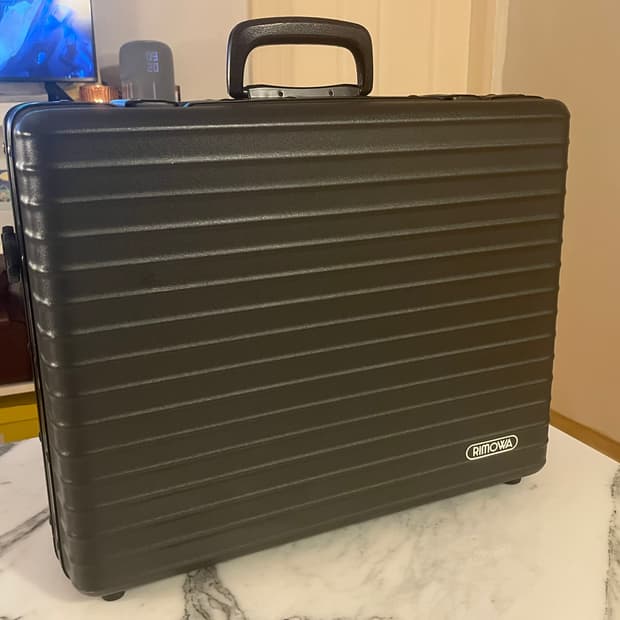 rimowa 카보네이트 블랙 케이스