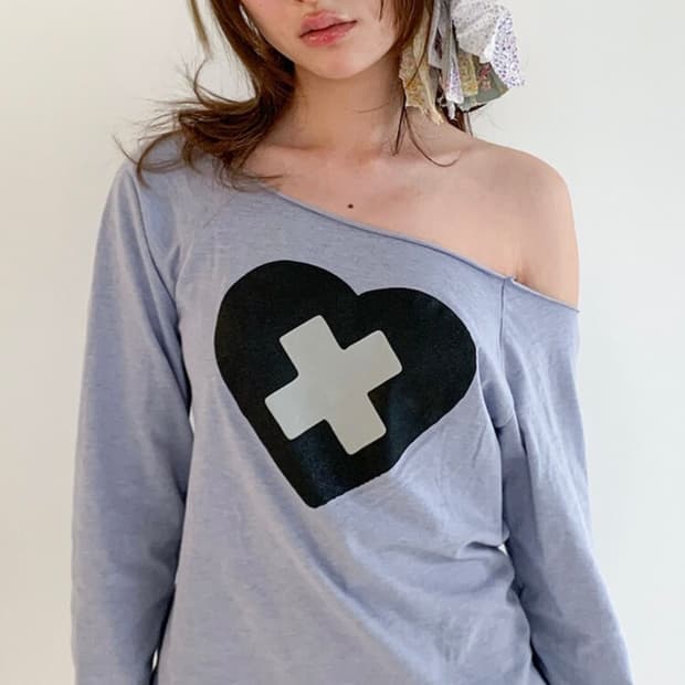 샵페어리 cross heart cut off t-shirt 블루색상