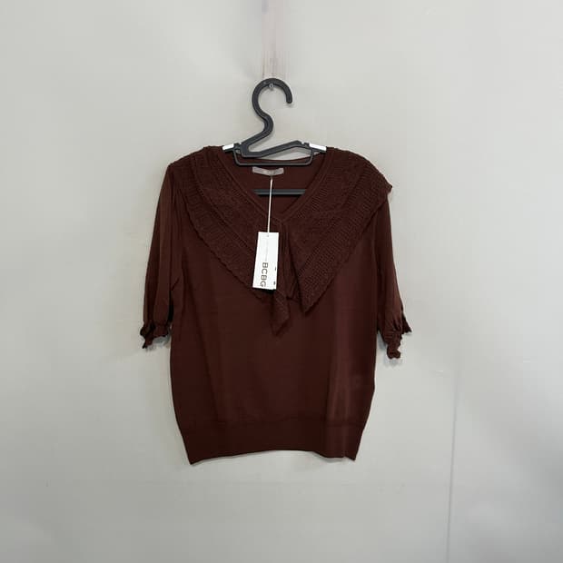 BCBG 다크 브라운  레이스 카라 니트  66 새상품