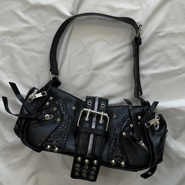 더블벨트 스터드 호보백🖤