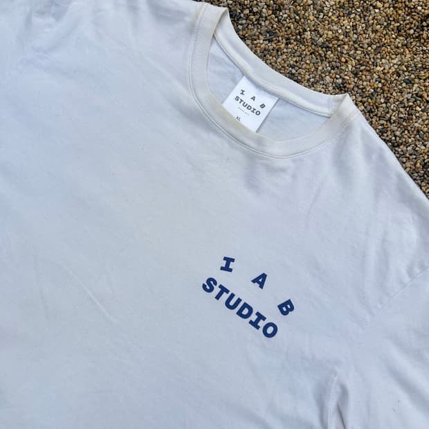 아이앱 스튜디오 (I.A.B Studio)화이트 반팔티