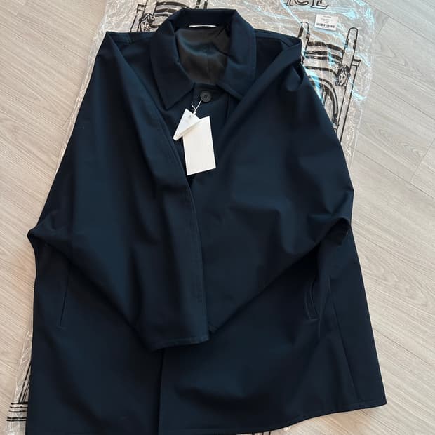 [새상품, L] STU 에스티유 돌먼 하프 코트 네이비