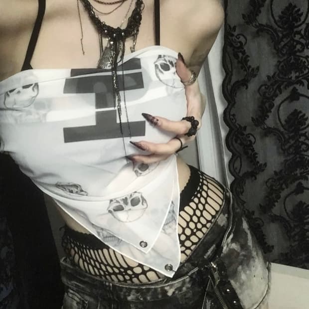 SMH shakingmyhead Skull eyelet scarf